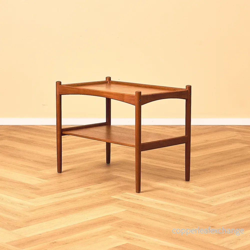 Danskt sidobord i teak Danskt sidobord i teak