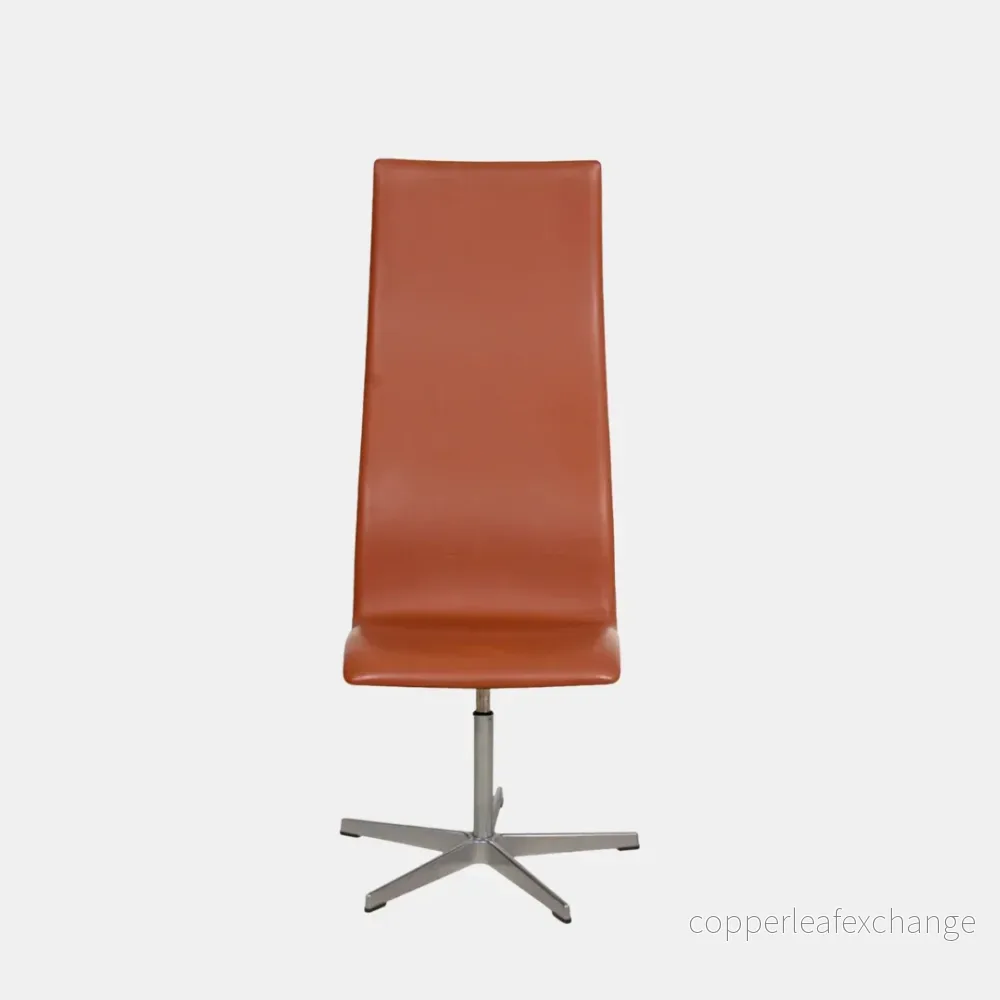 Arne Jacobsen Oxford stol med høj ryg / Soft læder, Valnød.