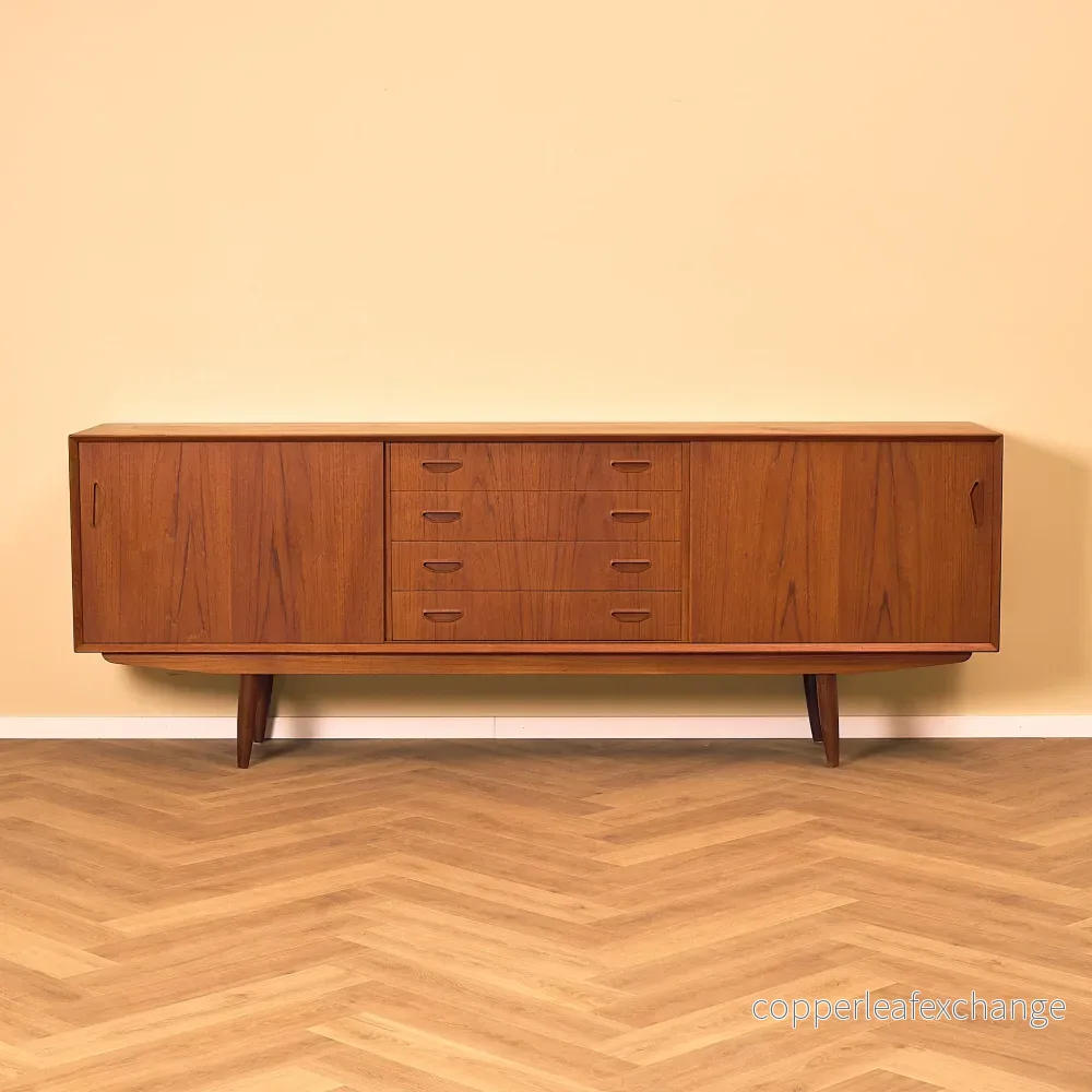 Dansk sideboard i teak Dansk sideboard i teak