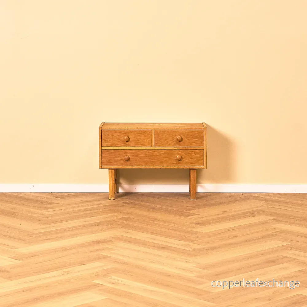 Danish chest of drawers in oak