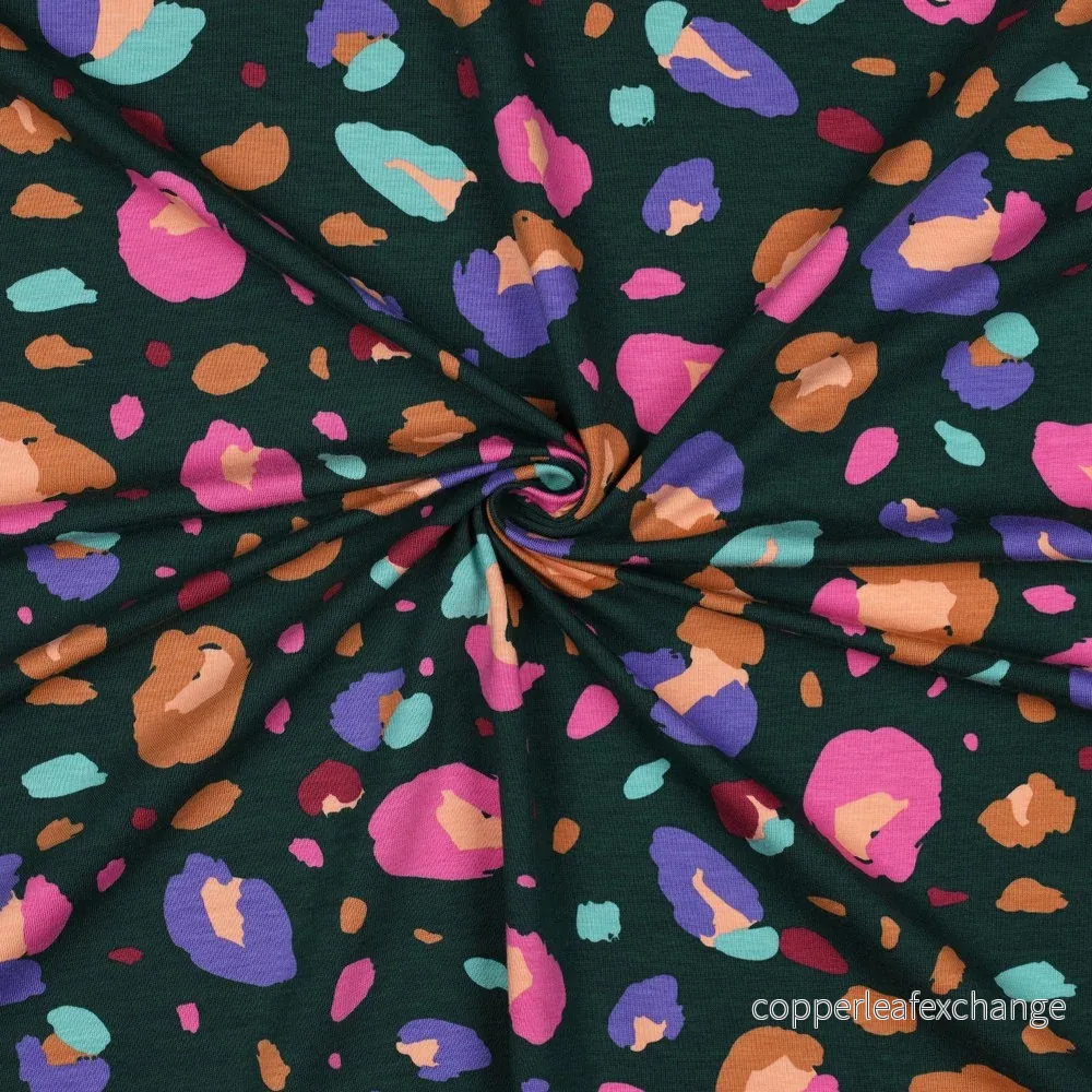 Nerida Hansen - Jersey Gots - Animal - Viscose - Dark Green - Bild 3