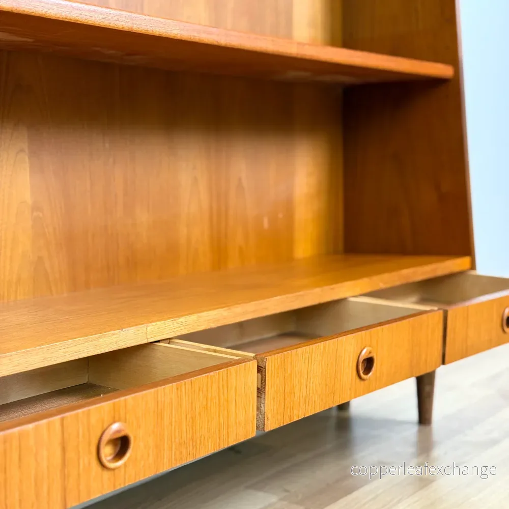 Låg bokhylla i teak, 1950-60-tal, Danmark - Bild 3