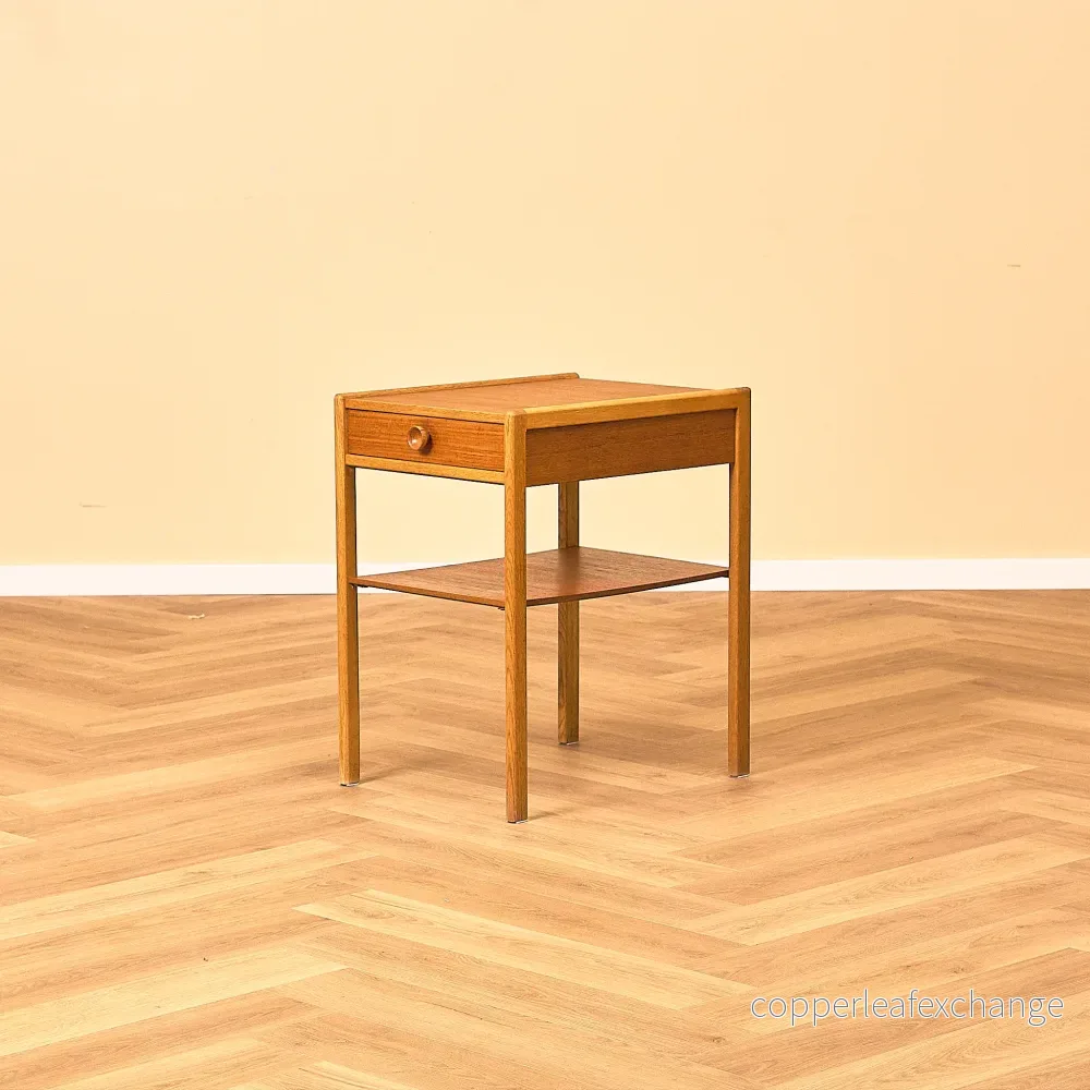 Svenska sängbord i teak och ek - Bild 2