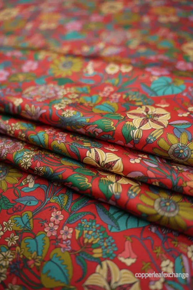 Liberty – Viscose – Satin – Tropical Cove B Liberty – Viscose – Satin – Tropical Cove B