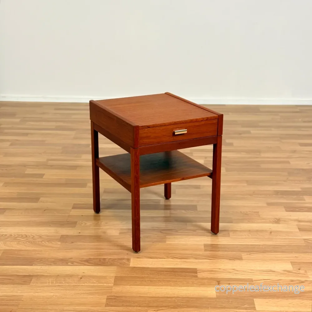 Svenskt set med 2 sängbord i teak - Bild 2