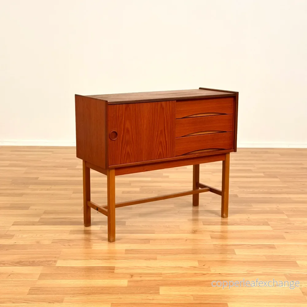 Sidobord i teak och bok, 1950-60-tal, Sverige Sidobord i teak och bok, 1950-60-tal, Sverige