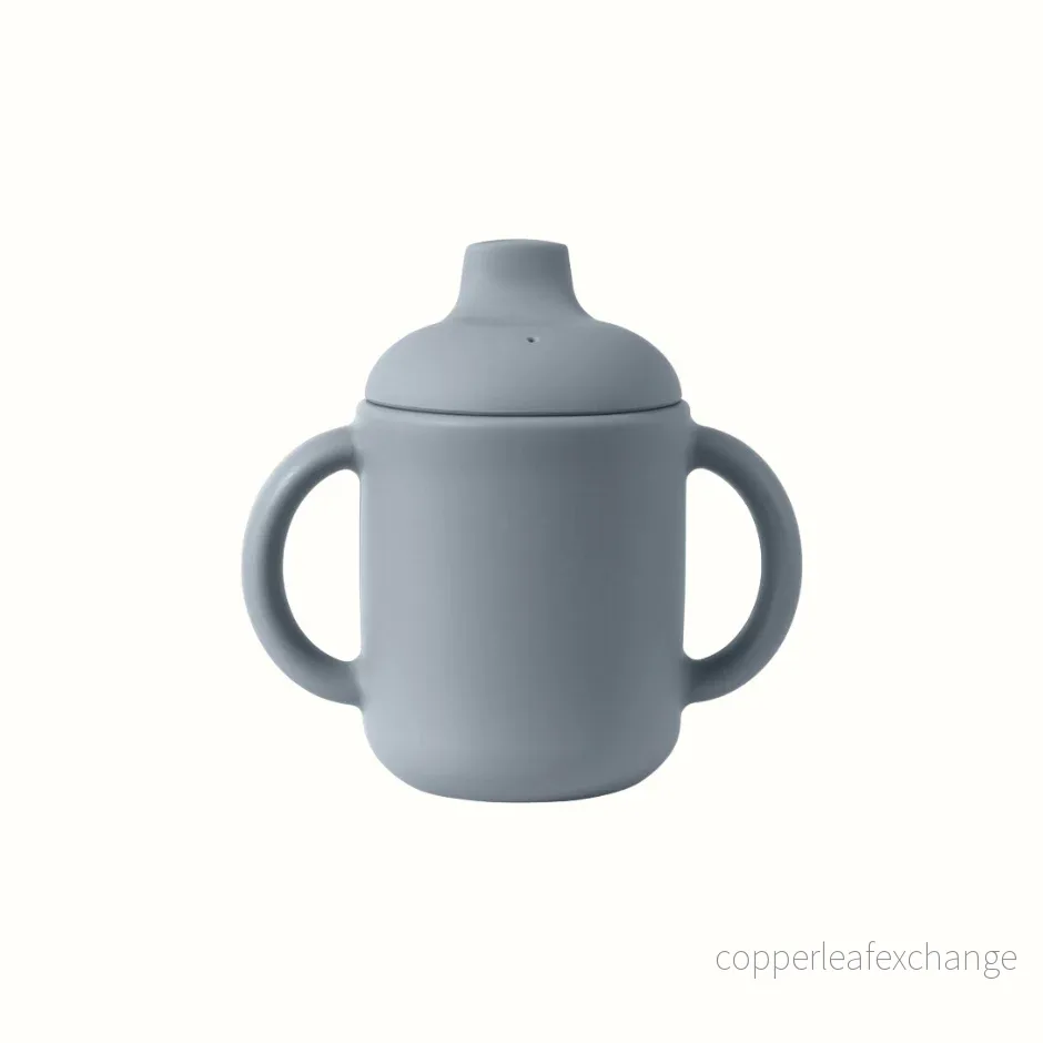 Silikonmugg för baby – Salvia Silikonmugg för baby – Salvia