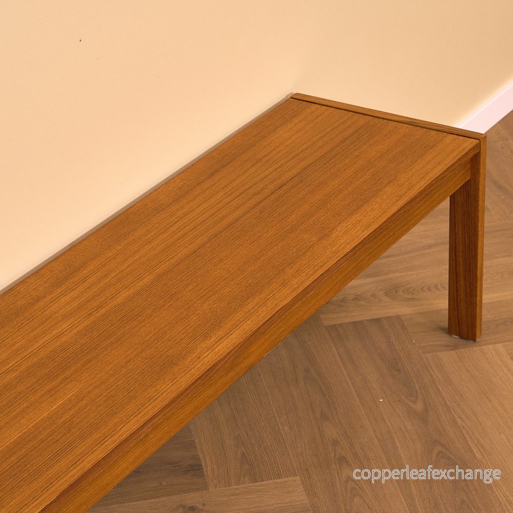 Svenskt sidobord / TV-bänk i teak - Bild 3