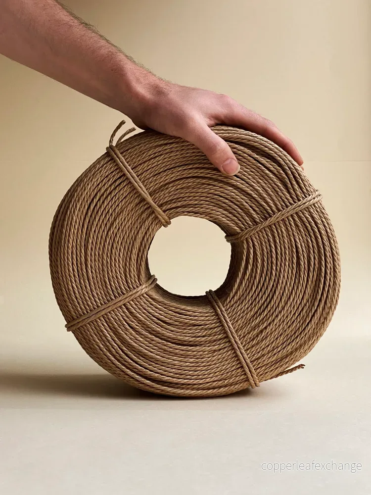 Papperssnöre (paper cord), snörat (strukturerat)