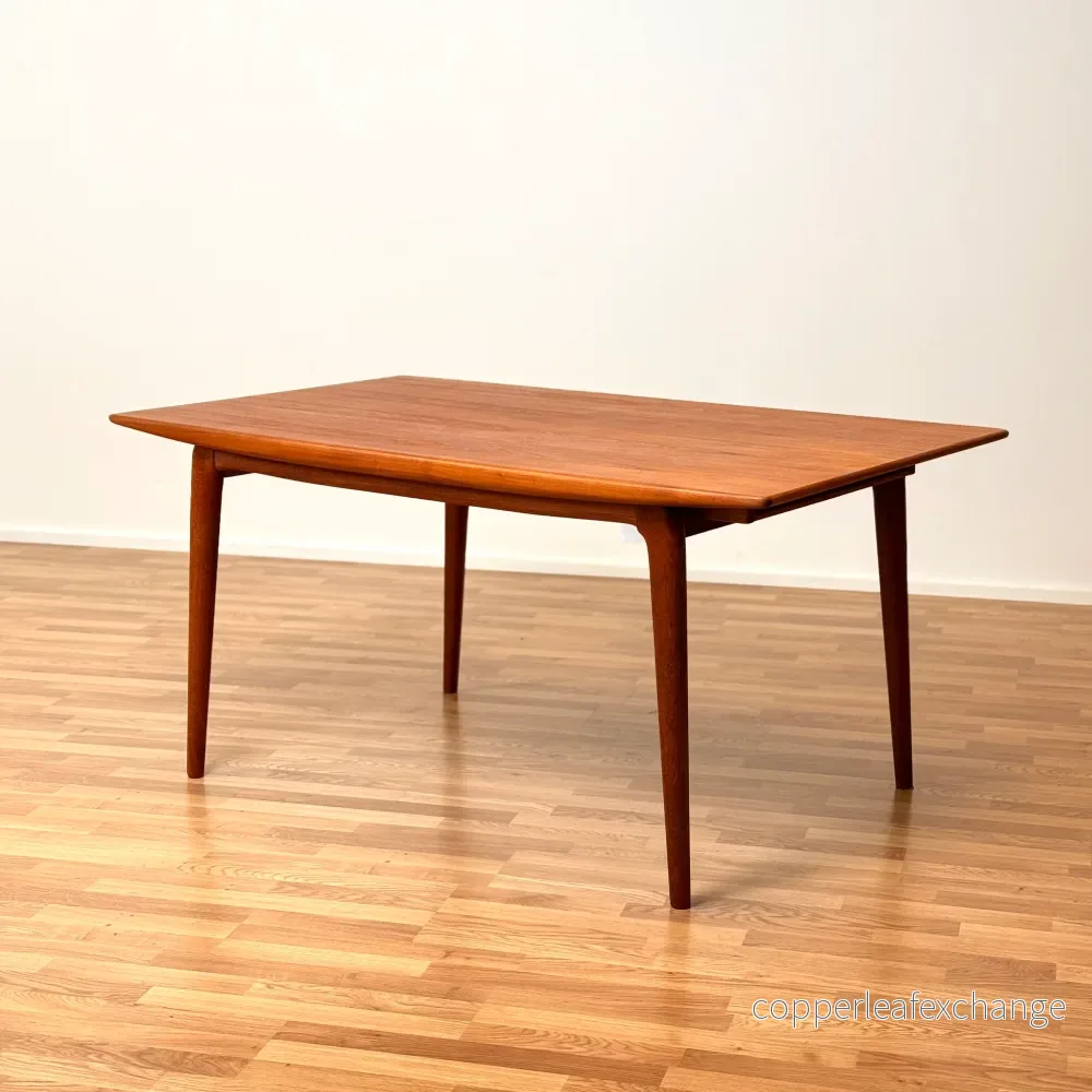 Matbord modell "371/ Boomerang" i teak av Alfred Christensen för Slagelse Møbelvaerk A/S, 1960-tal, Danmark