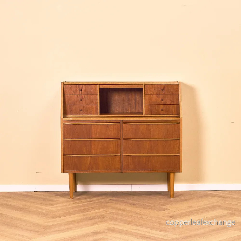 Dansk sekretär i teak Dansk sekretär i teak