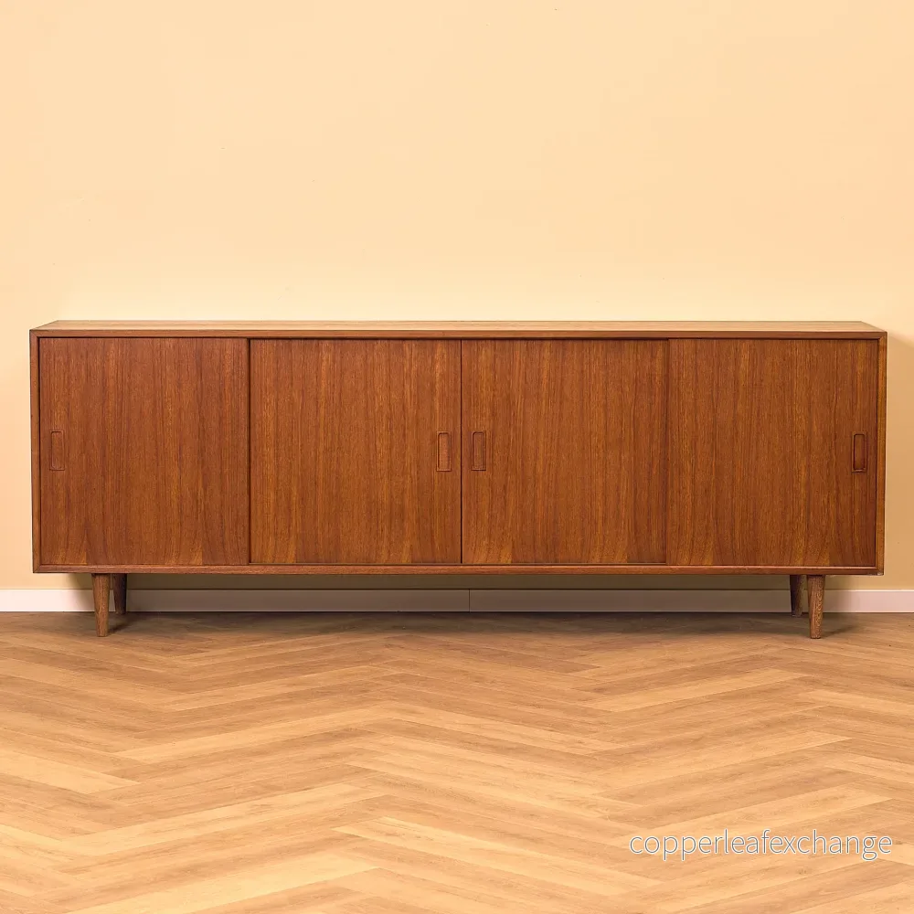 Dansk sideboard i teak av P. Westergaards möbelfabrik