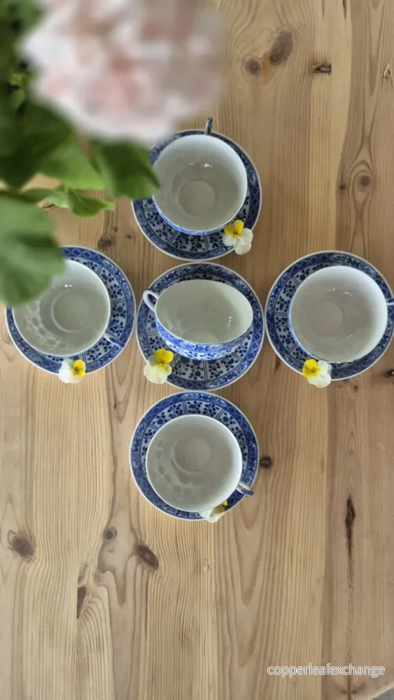 Blåvita koppar – Blommönster 5 st