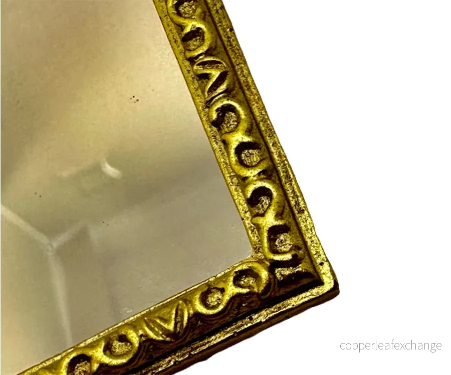 Miniatyr – Spegel i guld till dockhus, rektangulär guldspegel - Bild 2