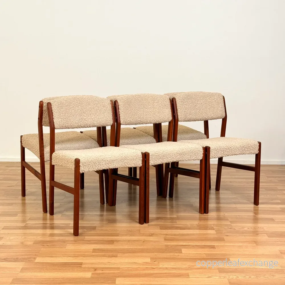 Set om 6 matstolar i teak av Henry Walter Klein