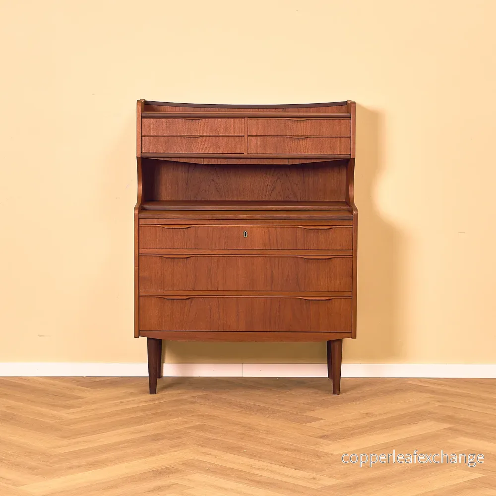 Dansk sekretär i teak