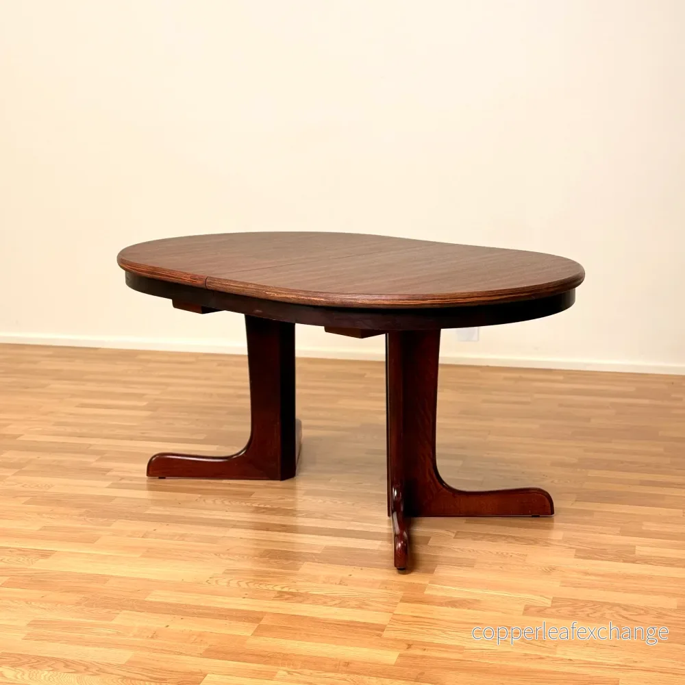 Dansk oval matbord i mahogny Dansk oval matbord i mahogny