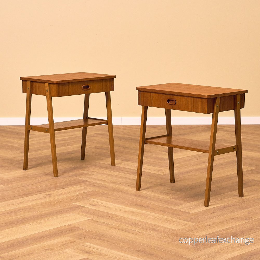 Svenska sängbord i teak och bok