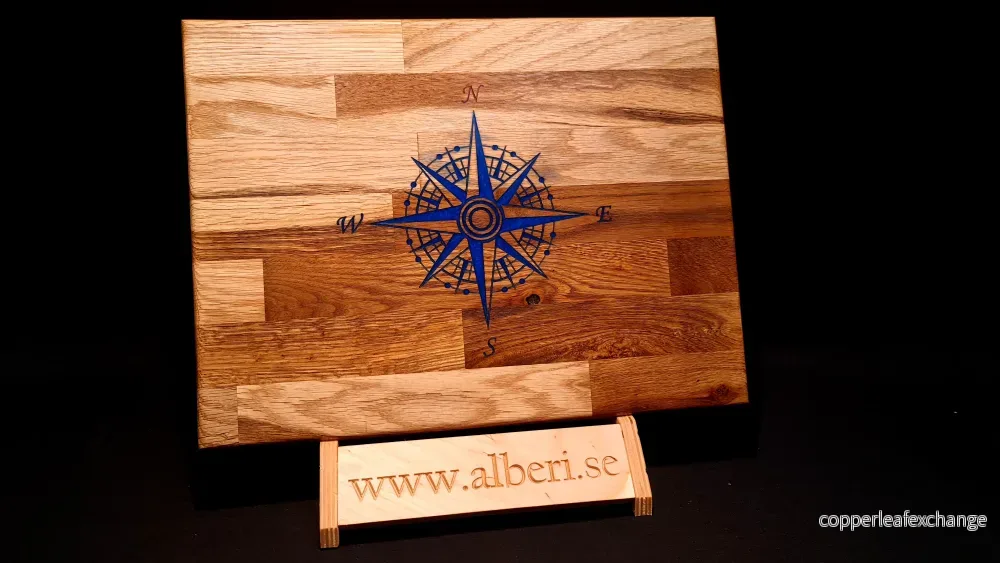 Kompass skärbräda med epoxy inlay Kompass skärbräda med epoxy inlay
