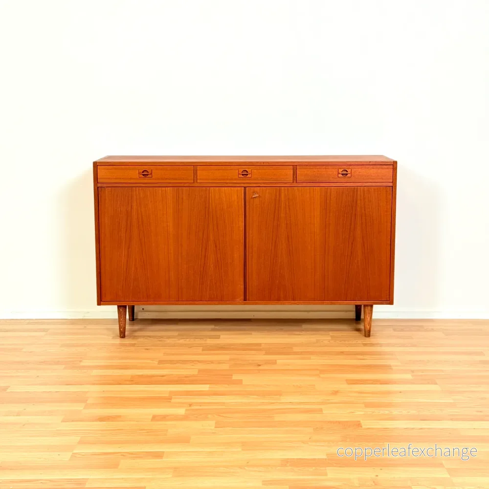 Svensk skänk i teak Svensk skänk i teak