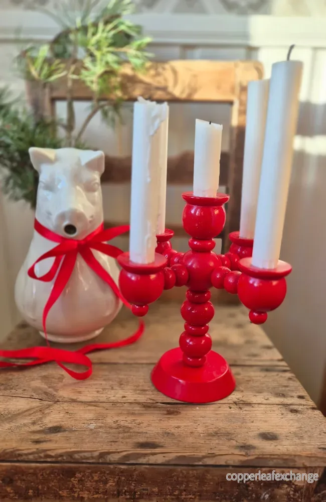 Femarmad adventsljusstake –  Röd