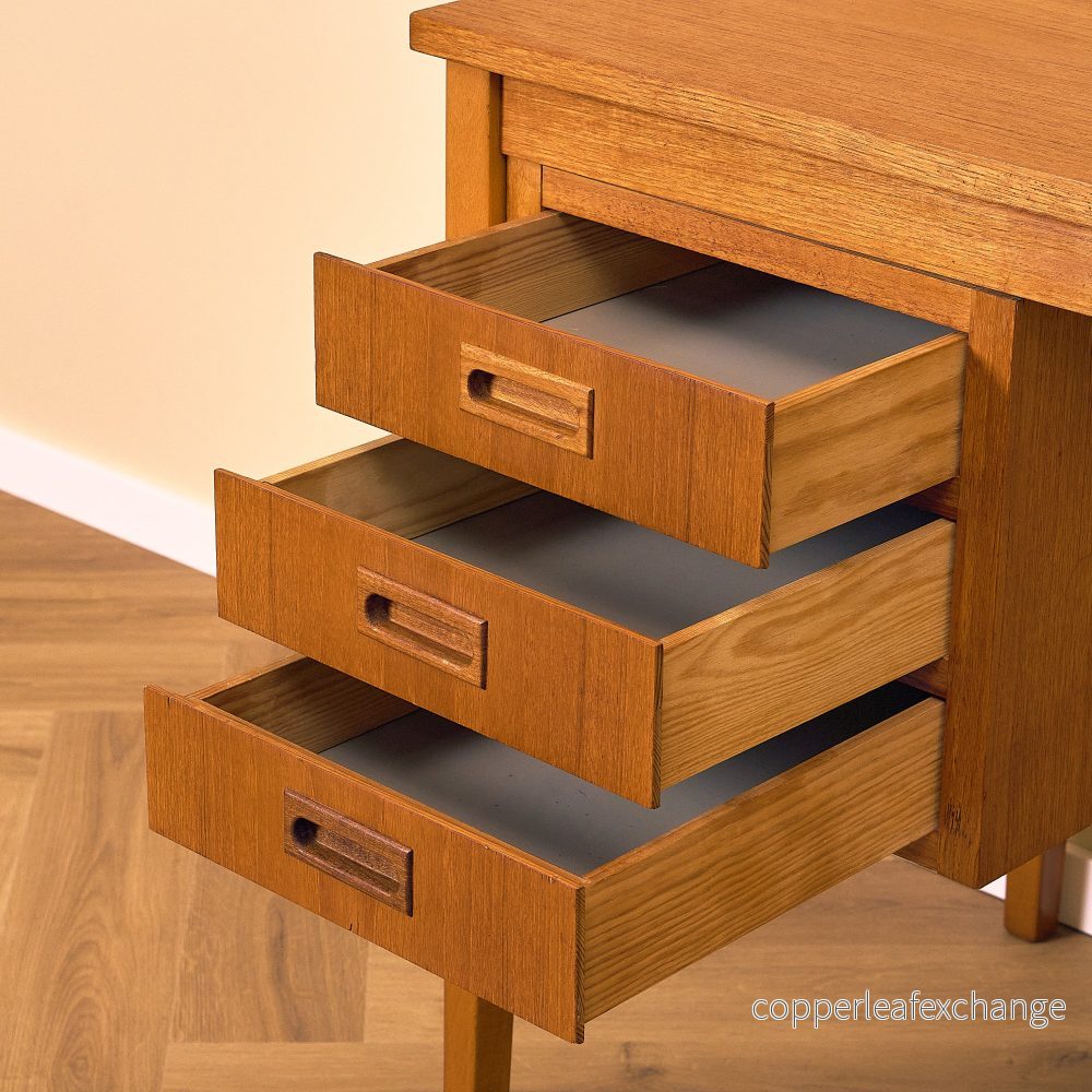 Skrivbord i teak och bok i svensk stil - Bild 3