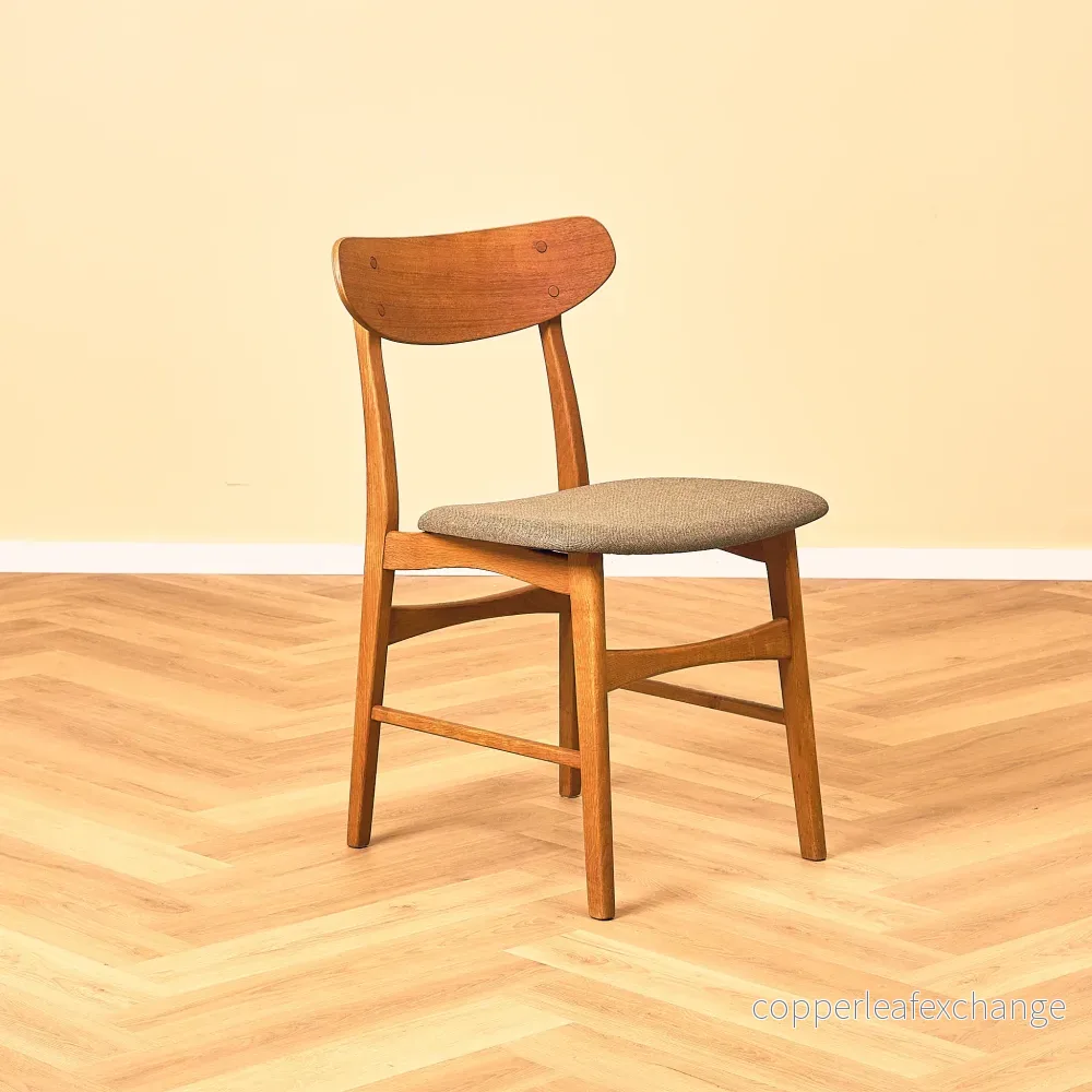 Danskt set med 6 matstolar i teak och ek - Bild 2
