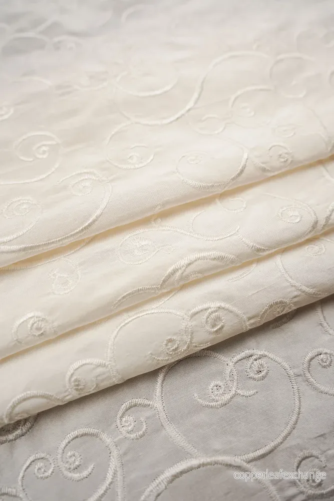 Thai silk – Embroidered – Full white – Swirl – 01 Thai silk – Embroidered – Full white – Swirl – 01