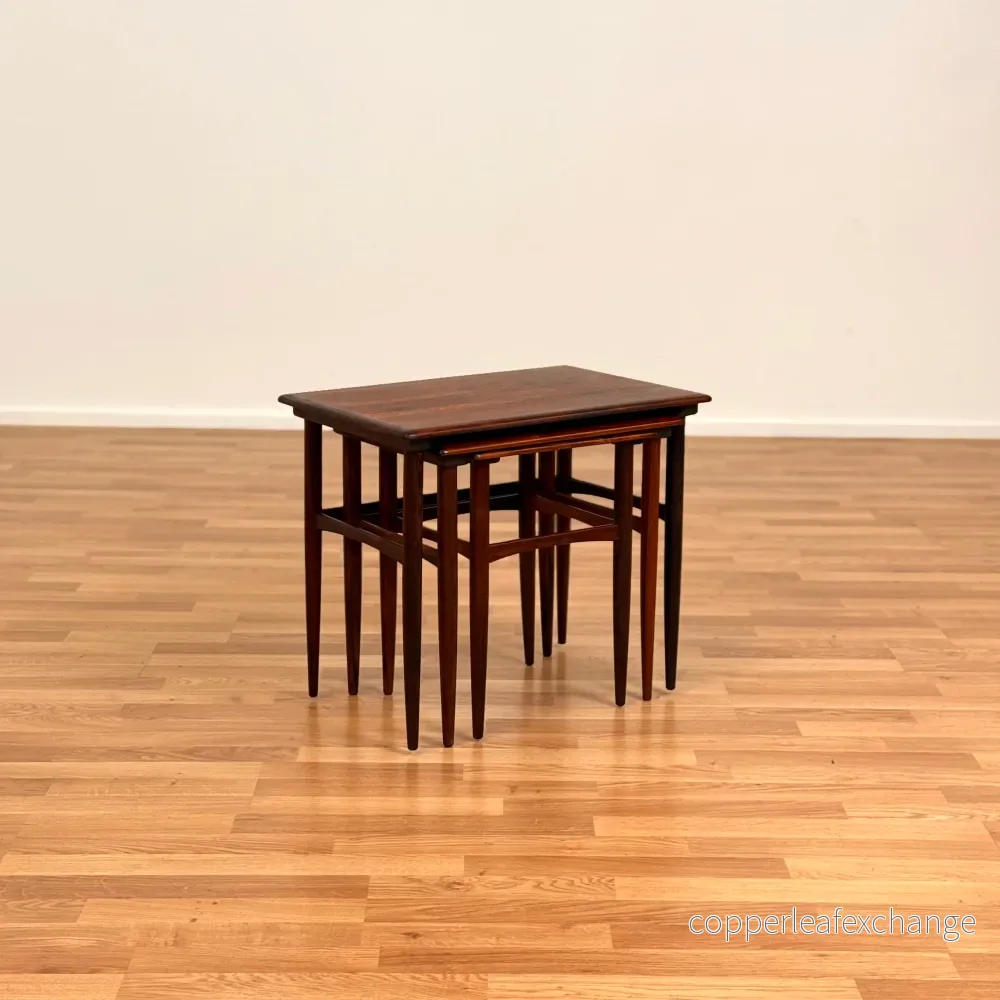 Set om 3 nästlade bord i Santos rosenträ, 1950-60-talets Danmark